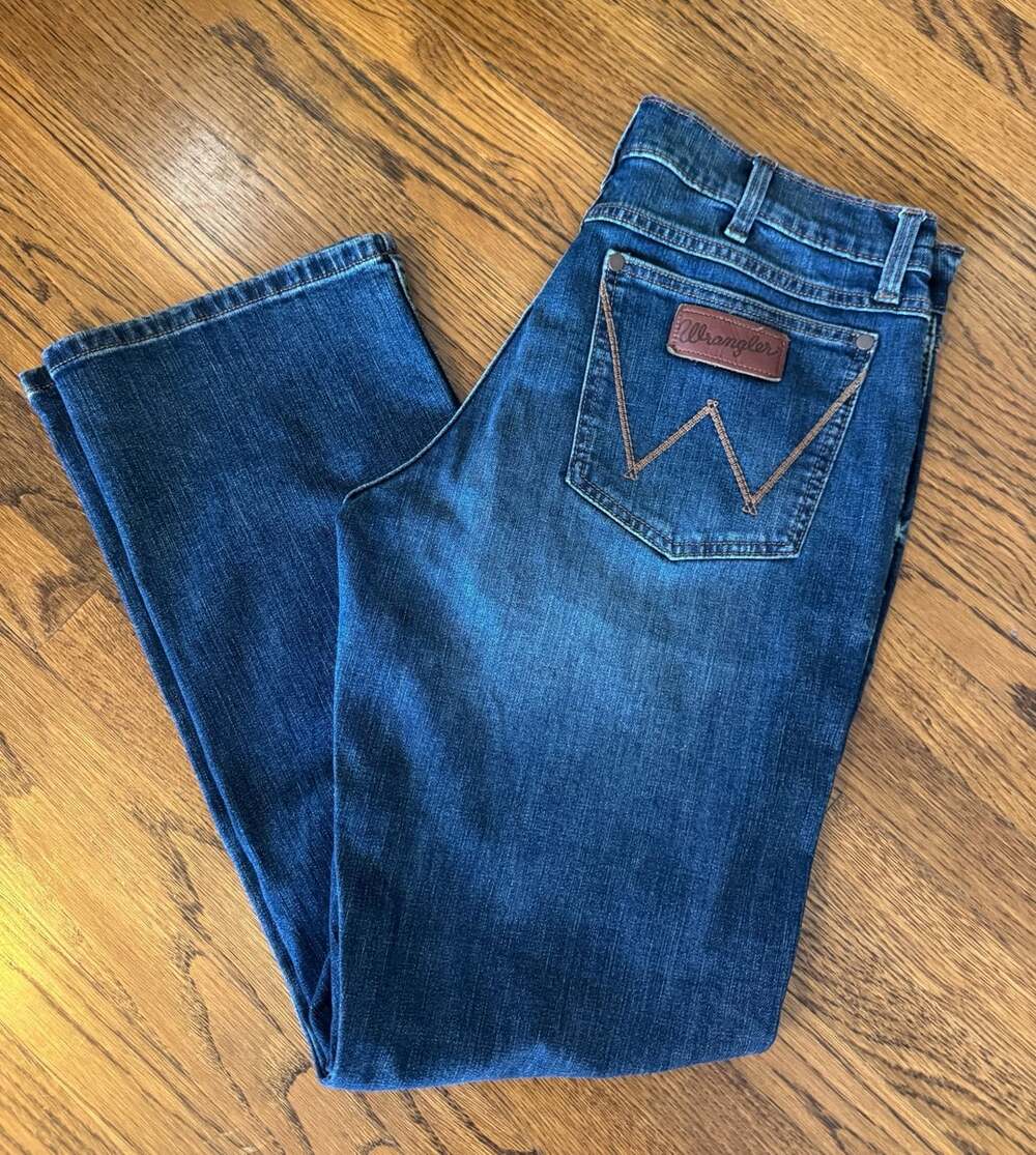 Wrangler Retro Relaxed Boot Jeans Size 31x32 Blue Denim